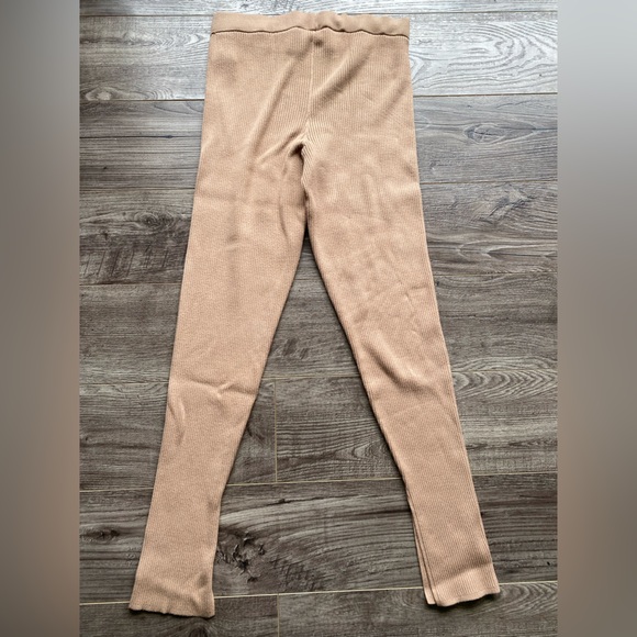 Aritzia Babaton Distill Legging camel/ tan | rubbed knit | split hem - Picture 7 of 14